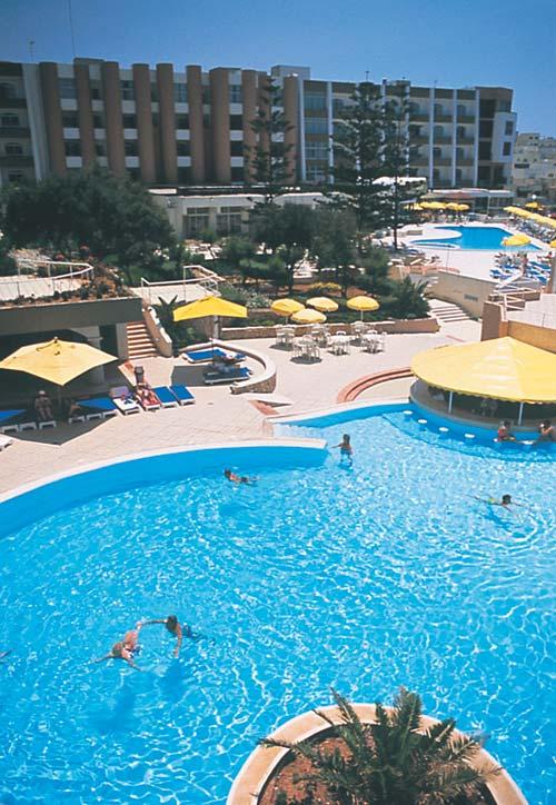 Club Dolmen By The Sea, Malta